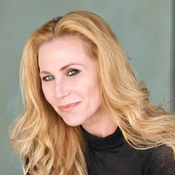 Liana R.